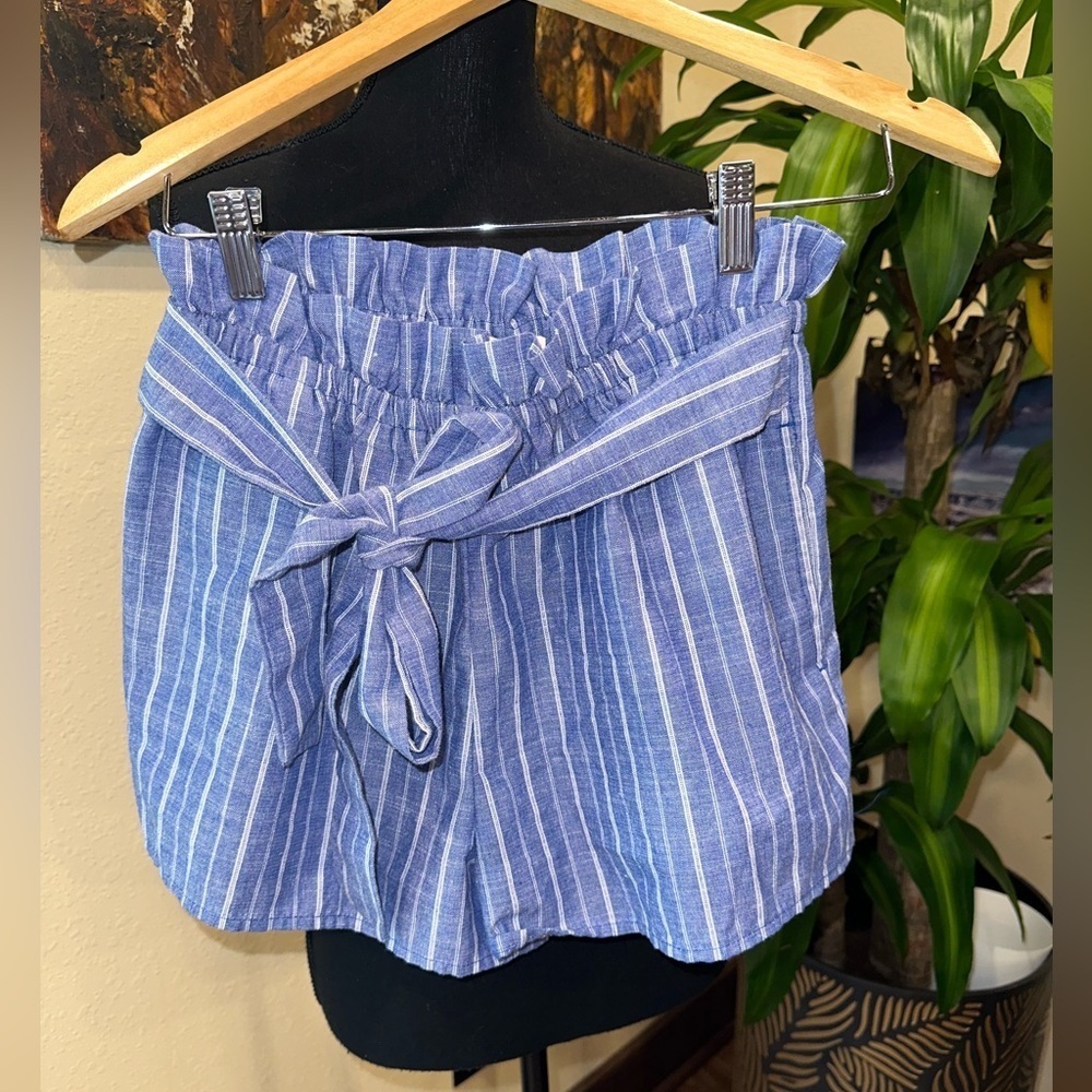 EUC Shorts By Love Tree Size: L cotton blend